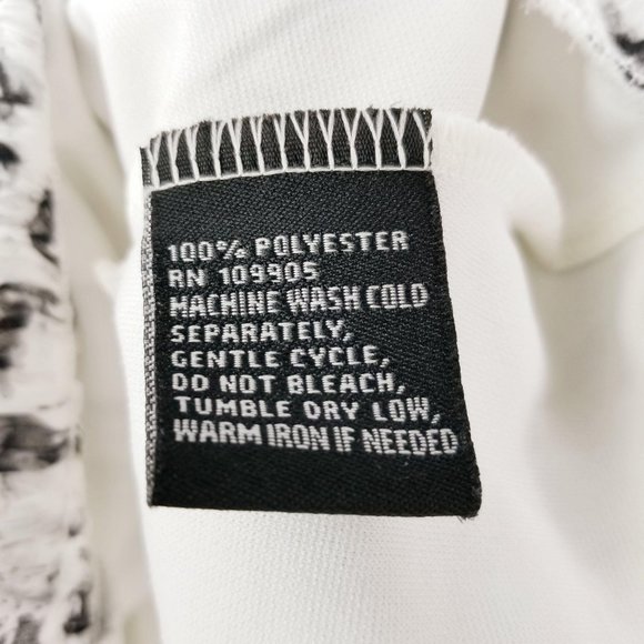 Essentials by Milano Smocked Sleeveless Blouse - Picture 11 of 12